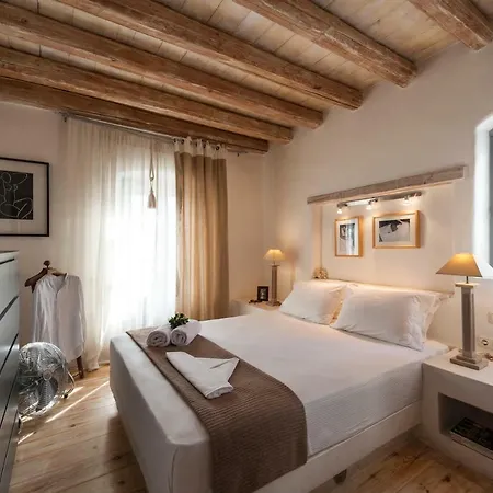Traditional Stone House In Holiday home *