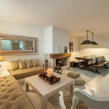 Traditional Stone House In Holiday home *